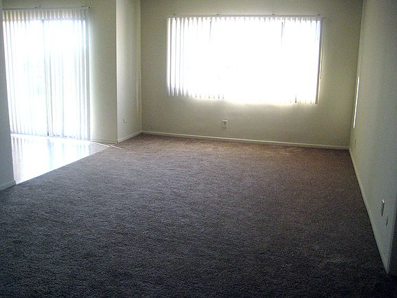 4th image of 200 W Arbor Vitae St APT 12