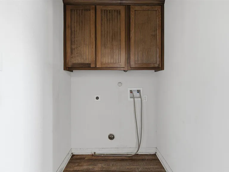 101 W Capps St #C — Photo 17