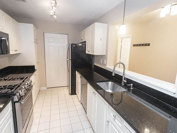 5th image of 15313 Diamond Cove Ter APT 2