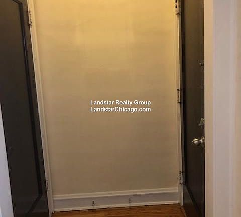 4th image of 2043 W Berwyn Ave #2