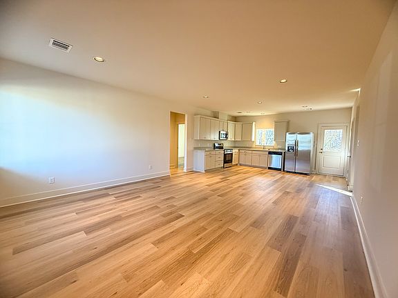 3rd image of 106 Kirkland St