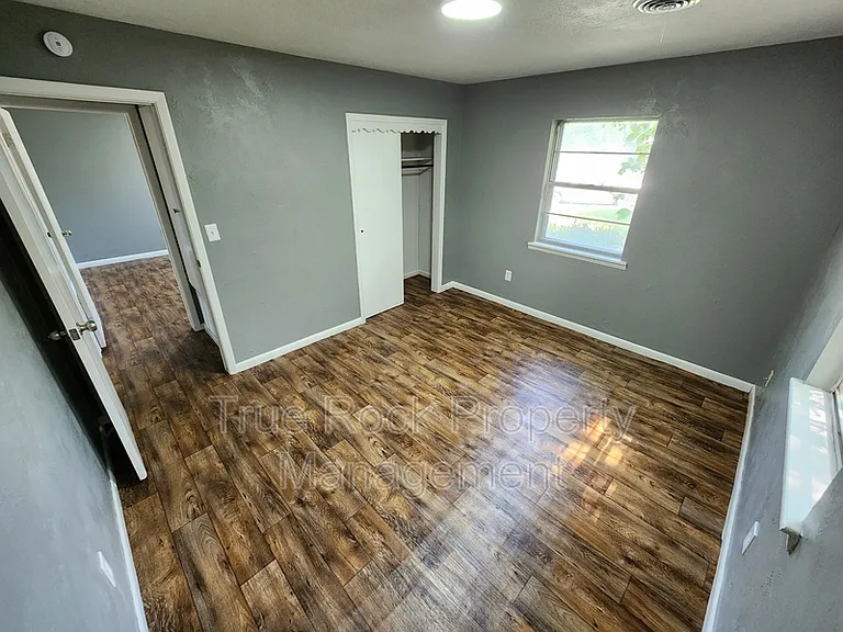 1509 E Nancy Dr — Photo 4