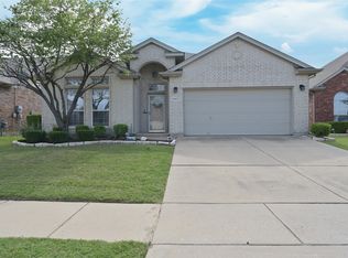 6517 Payton Dr, Fort Worth, TX 76131