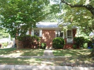 9921 Mayfield Dr, Bethesda, MD 20817