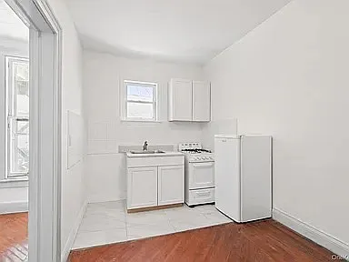 50 Westside Ave #D — Photo 11