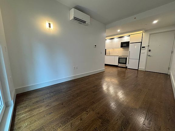 2nd image of 150 Lenox Rd #6R