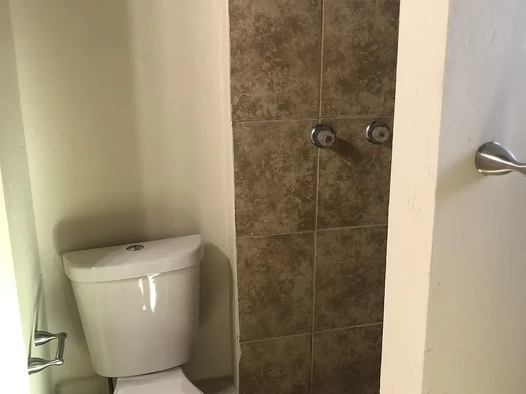 5842 S Park Ave #2 — Photo 3