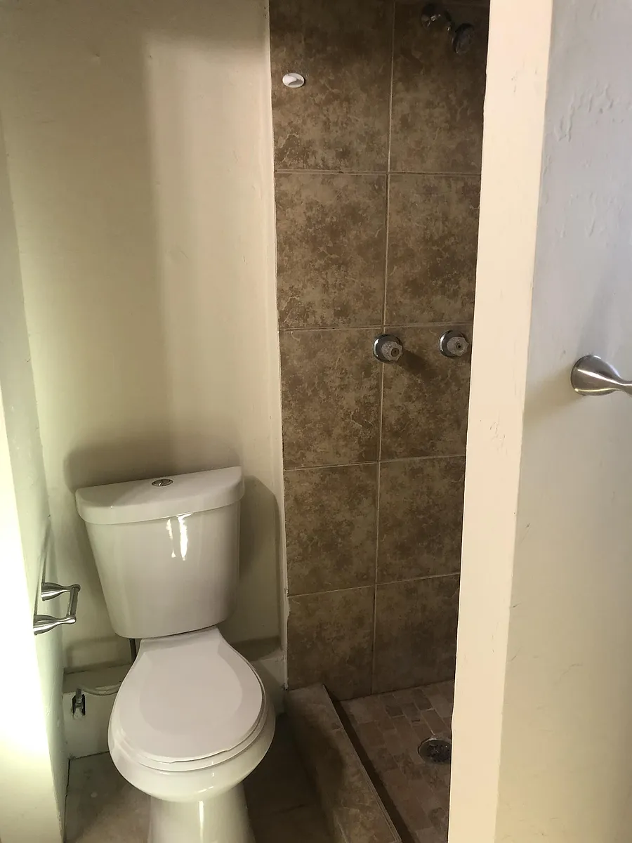 Building Photo - 5842 S Park Ave #2