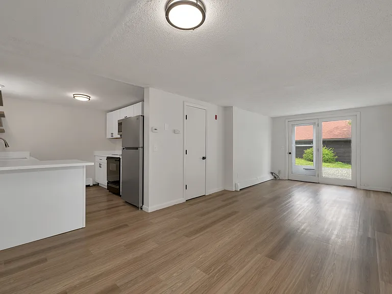 9 Elm St #B — Photo 2
