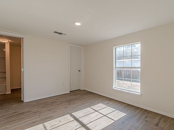 2nd image of 509 Brown Ave