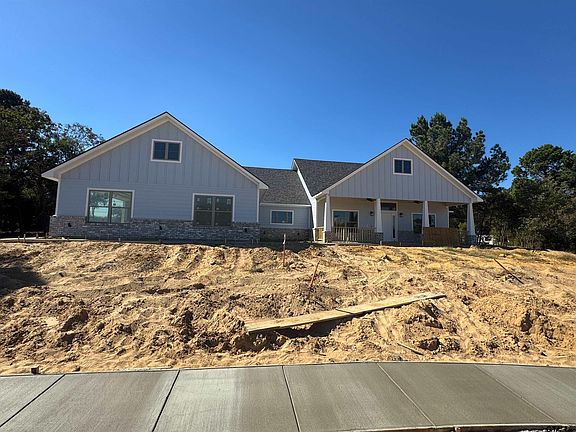 3rd image of 17248 Woodcrest Cir