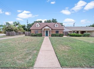 1302 Glenwick Ln, Irving, TX 75060