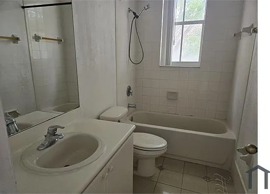 1661 SE 29th Ct #203 — Photo 11