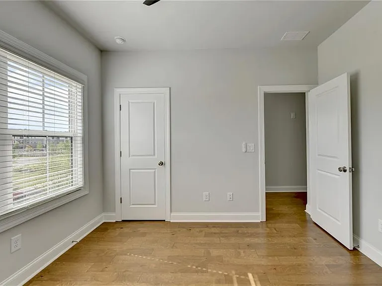 4536 Molder Dr — Photo 57
