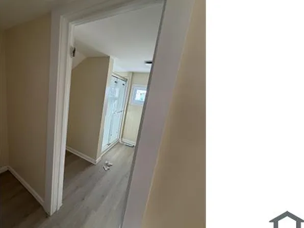 246 Mill St, Springfield, MA