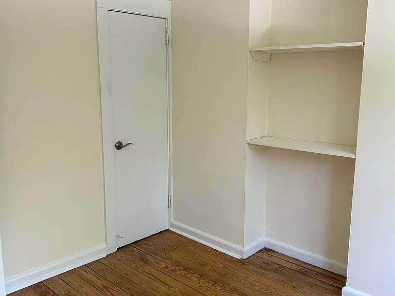 452 Southwoods Dr — Photo 6