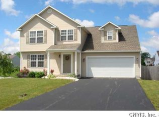 27 Silversides Way, Baldwinsville, NY 13027