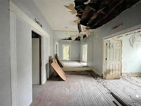 4th image of 2508 N Euclid Ave