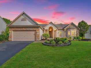 2727 Abbey Knoll Dr, Lewis Center, OH 43035