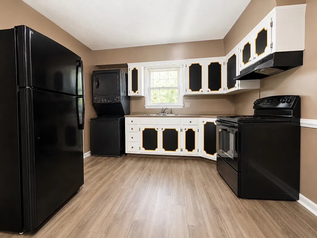 2 bed, 897 sqft, $1,200 — Photo 3