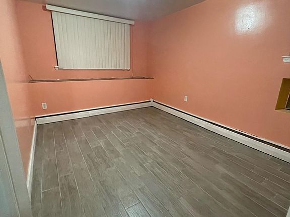 3rd image of 2451 Wilson Ave #B