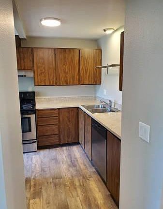 2nd image of 5821 N 33rd St #5823-4
