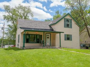 2101 5th St, Leavenworth, KS 66048