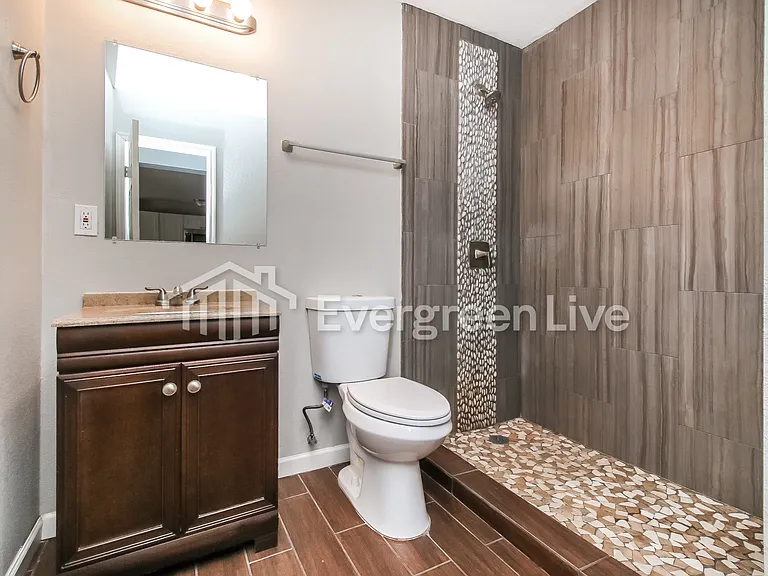 3726 E 25th St — Photo 11