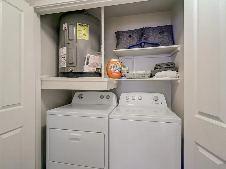Riverbend Apartments — Photo 16