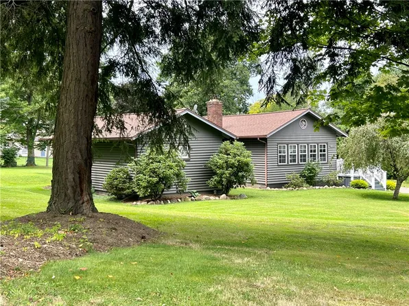 3022 Tamarack Dr, Erie, PA 16506