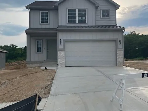 16291 Giorgia St, Parkville, MO 64152