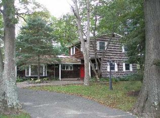 3 Huron Ct, Miller Place, NY 11764