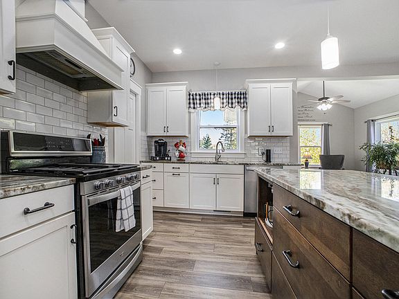 5th image of 6927 Drumlin Dr