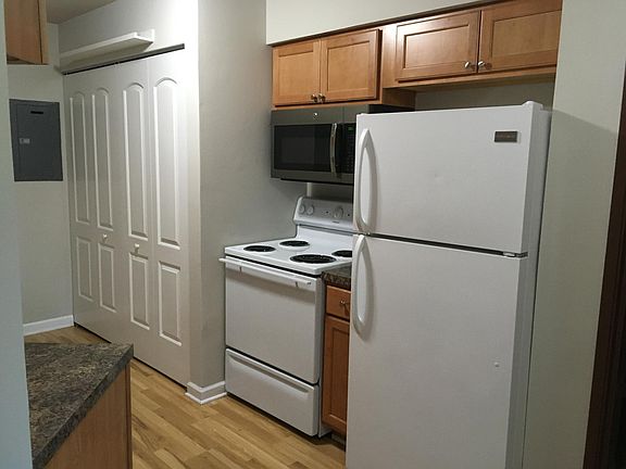 5th image of 1353 E Wyndham Cir APT 202