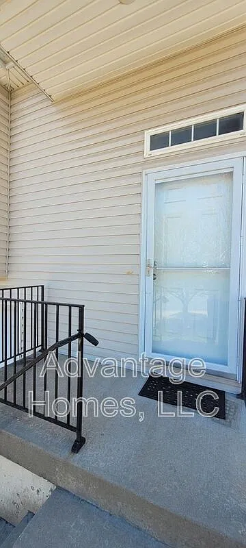 3 bed, 2.0 bath, 1700 sqft, $1,850 — Photo 2
