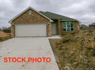 14741 S Lakewood Pl, Bixby, OK 74008