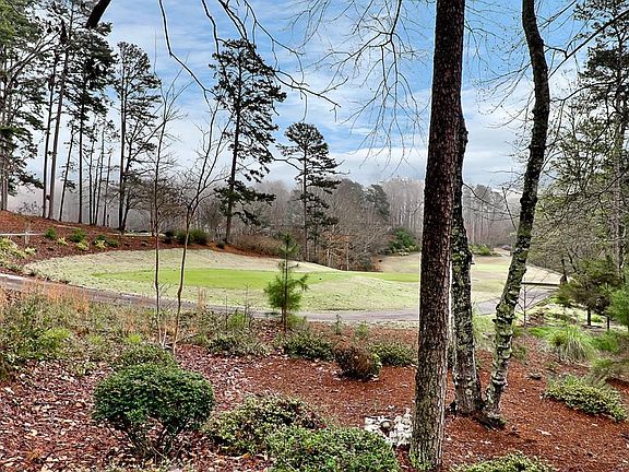 3rd image of 1 Windward Ct