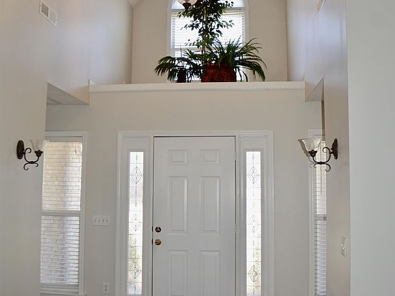 4th image of 2914 Vinemont Dr