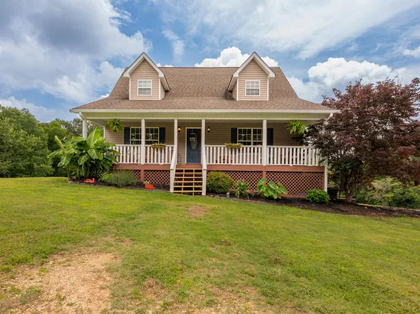 176 Motley Dr, La Fayette, GA 30728