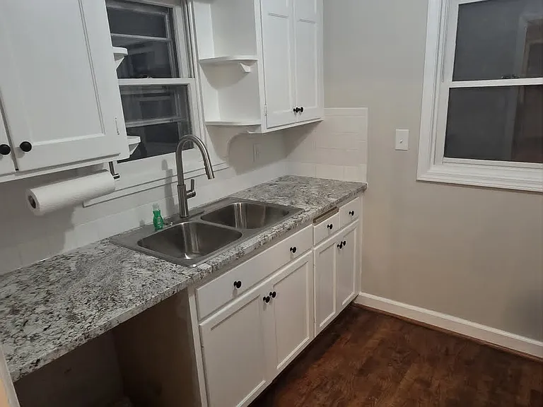2023 Kentucky St — Photo 5