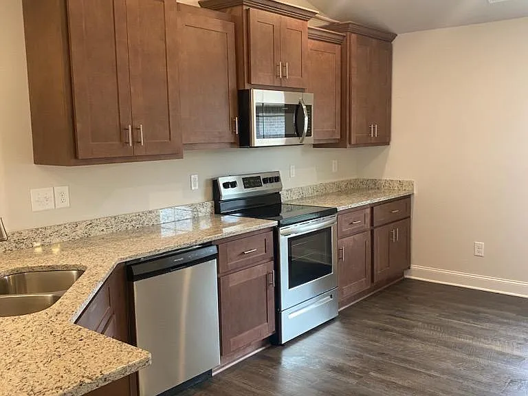 213 Alonzo Toney Dr — Photo 8