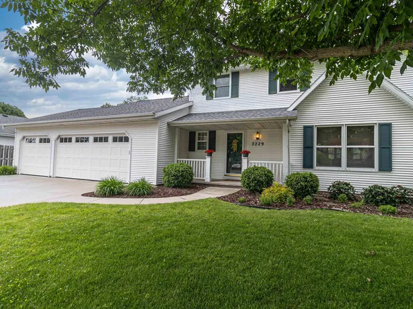 2229 W Seneca Dr, Appleton, WI 54914