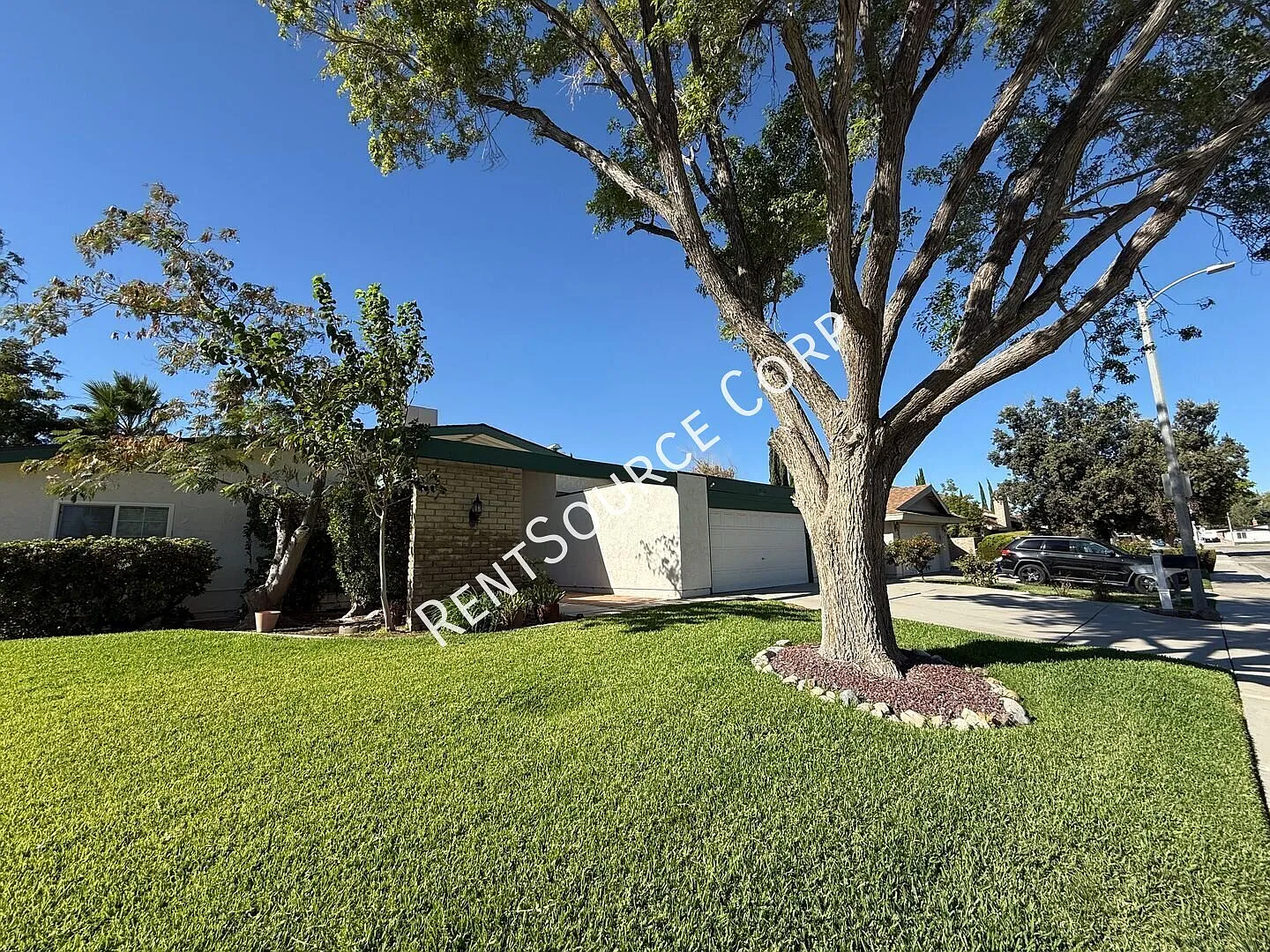3 Bedrooms/2 Bathrooms Single Story Home for Rent in West Lancaster in Antelope Valley — Photo 3