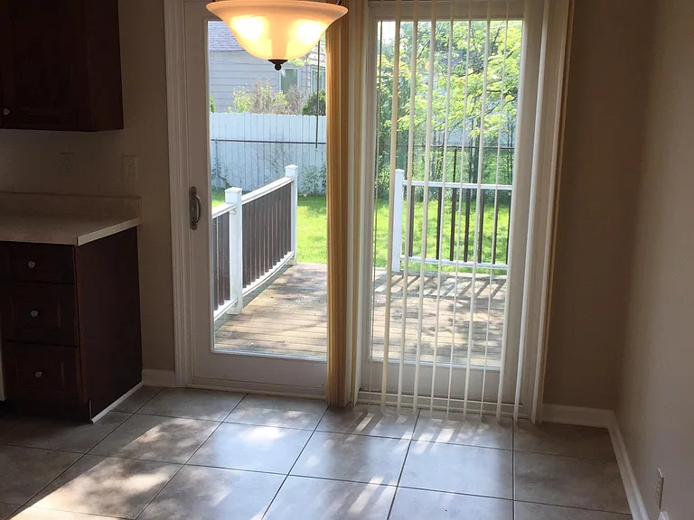 1605 Richmond Rd — Photo 2