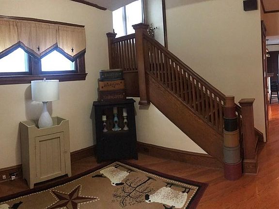 3rd image of 112 Oakwood Ave