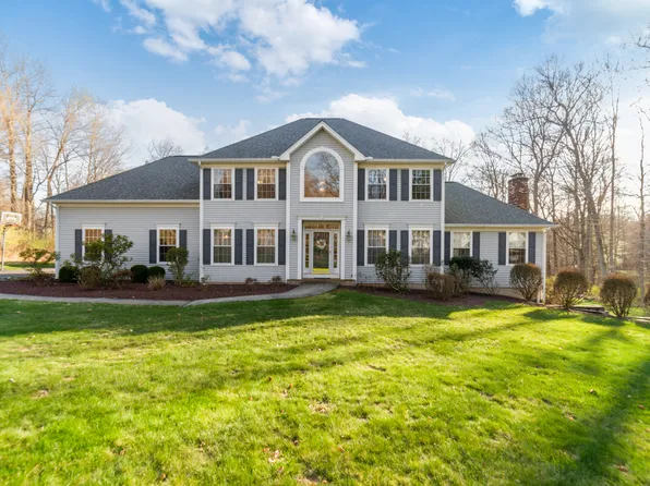 104 Fawn Ridge Court, Southbury, CT 06488