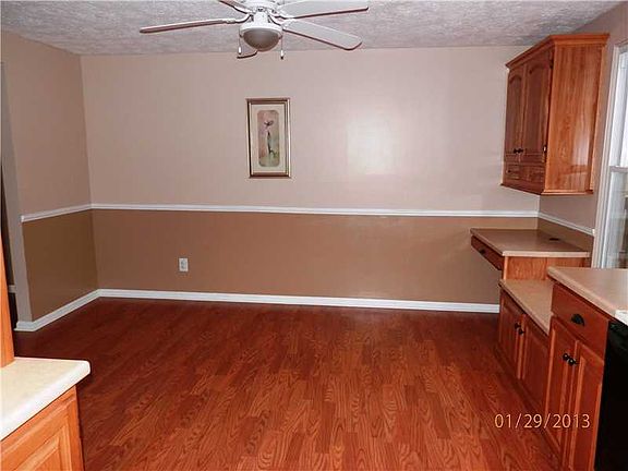 5th image of 3228 Wedgewood Dr