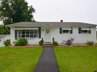 7 Roberts Rd, Waterford, NY 12188