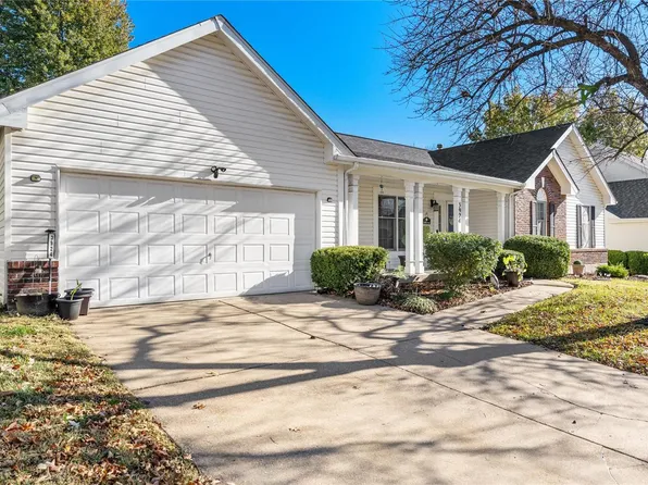 3924 Secretariat Dr, Florissant, MO 63034