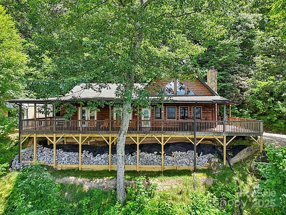 2nd image of 1253 Forest Dr